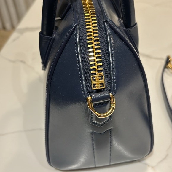 Givenchy Mini Antigona - Picture 6 of 8